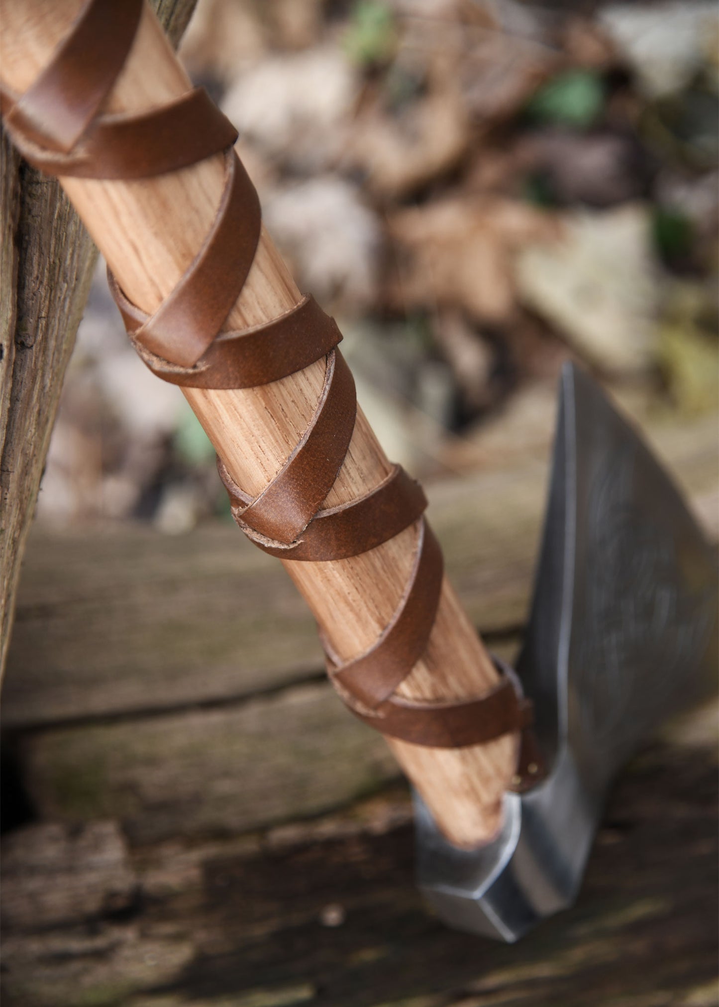 Wikinger Axt Typ M – Lange Petersen Wikinger-Axt mit Gravur & Lederwicklung
