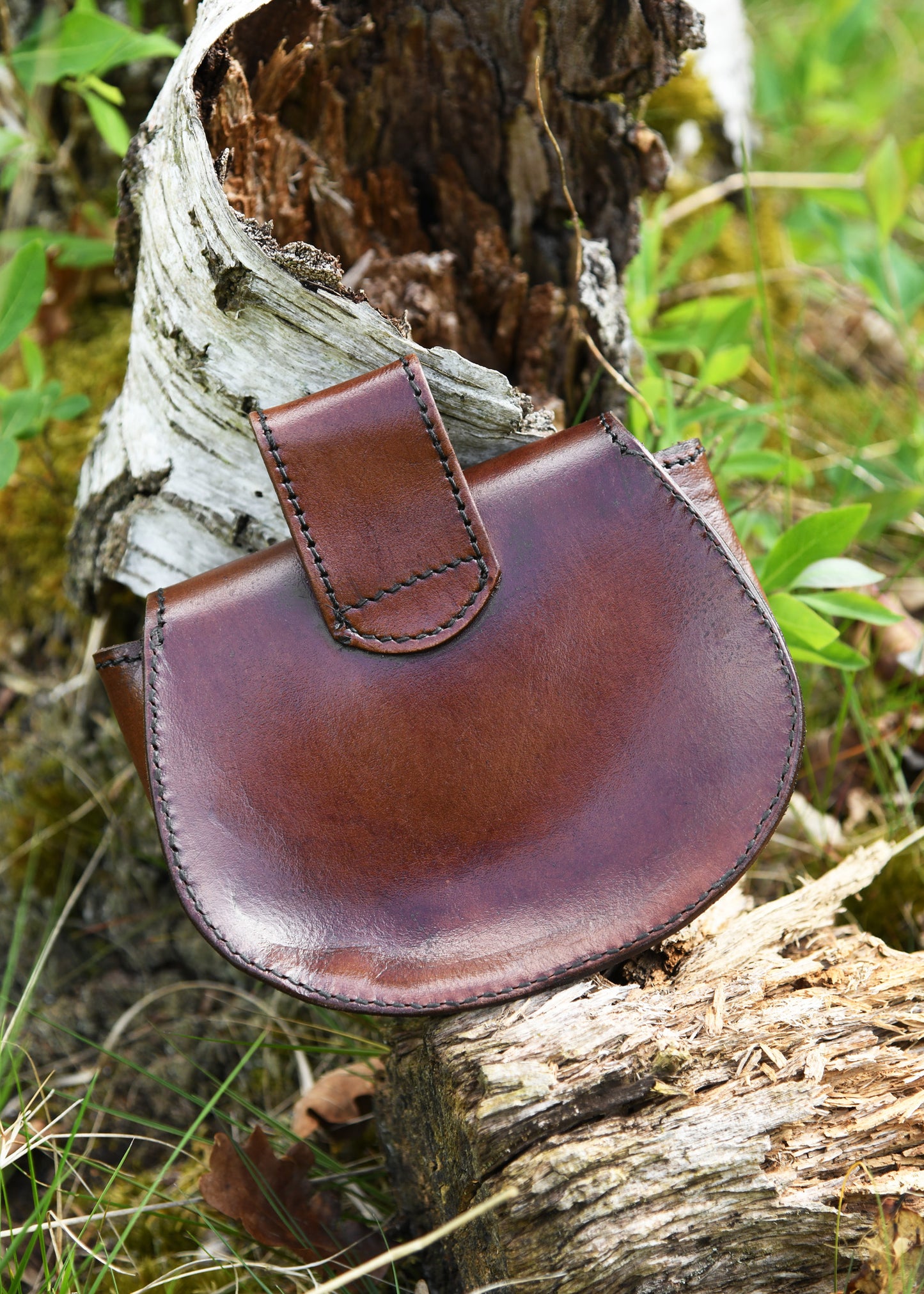 Mittelalter Gürteltasche aus Leder mit keltischem Knotenverschluss – Braun