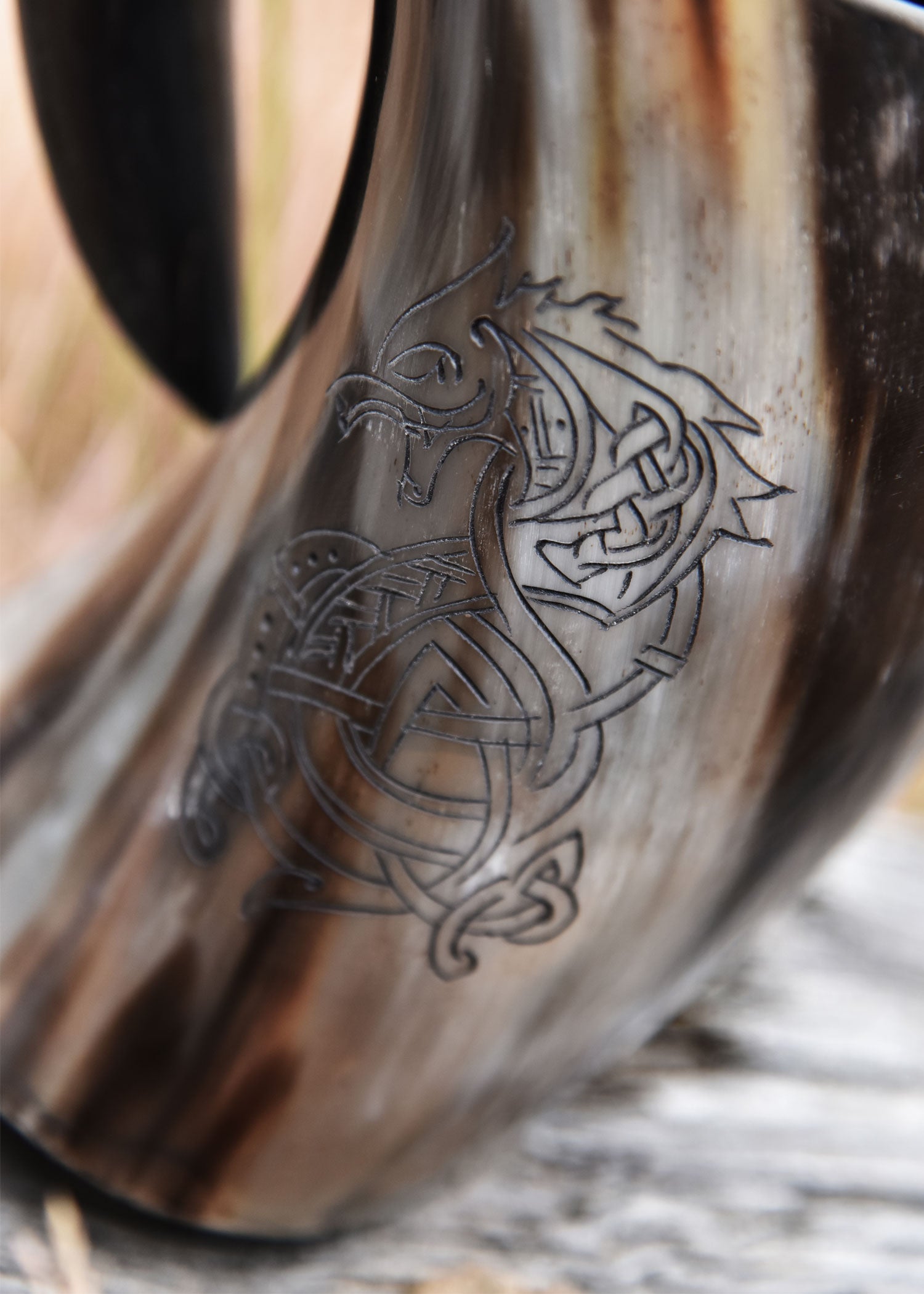 Hornkrüge im Wikingerstil aus echtem Horn