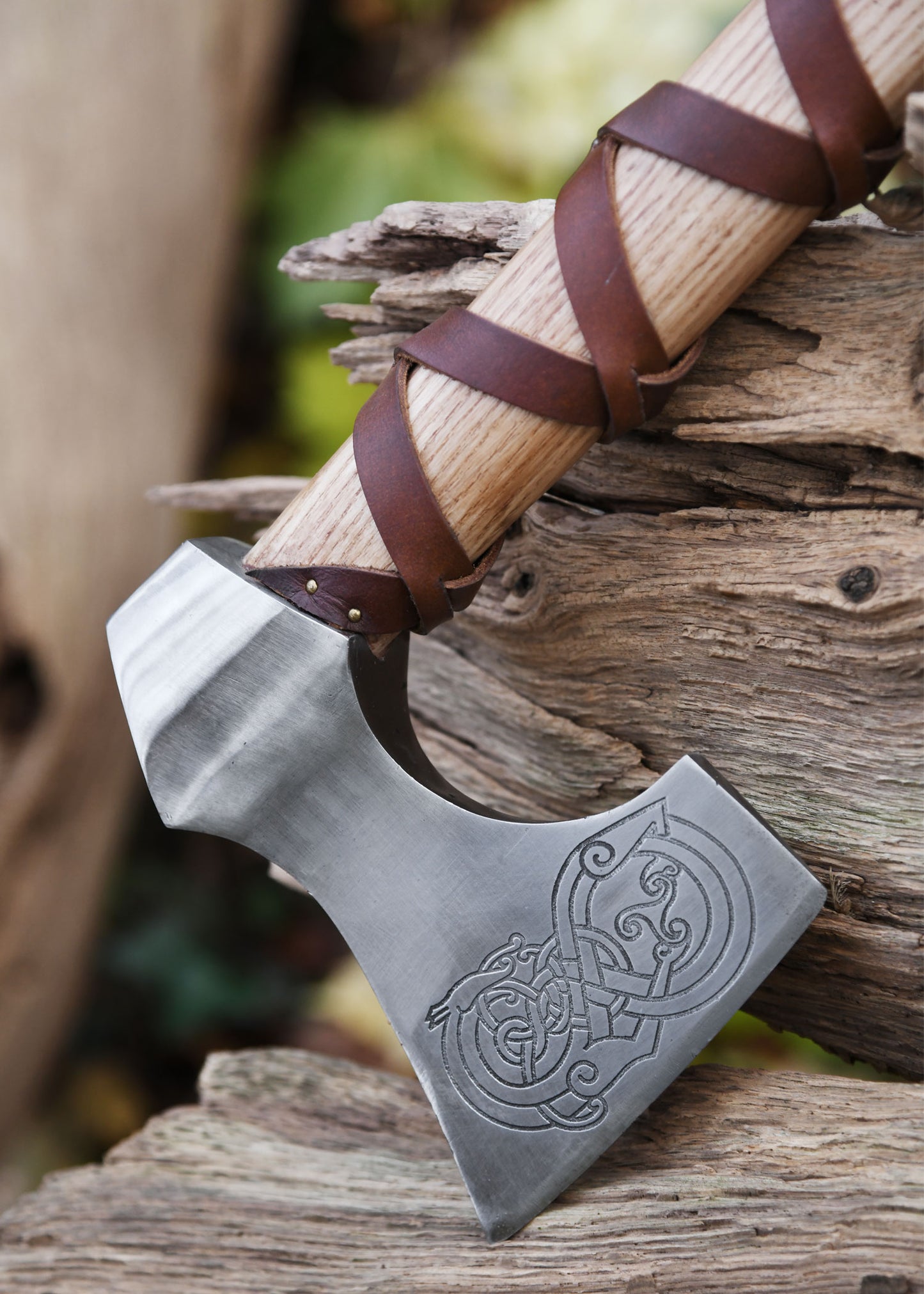 Wikinger Bartaxt Typ D – Petersen Wikinger-Axt mit Gravur & Lederwicklung