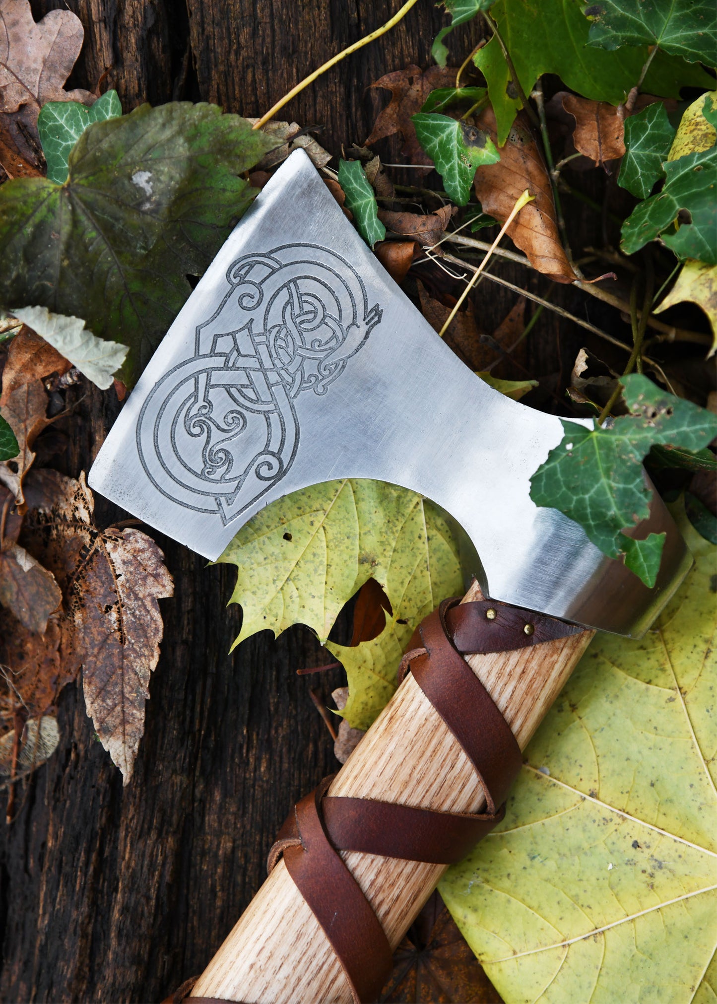 Wikinger Bartaxt Typ D – Petersen Wikinger-Axt mit Gravur & Lederwicklung