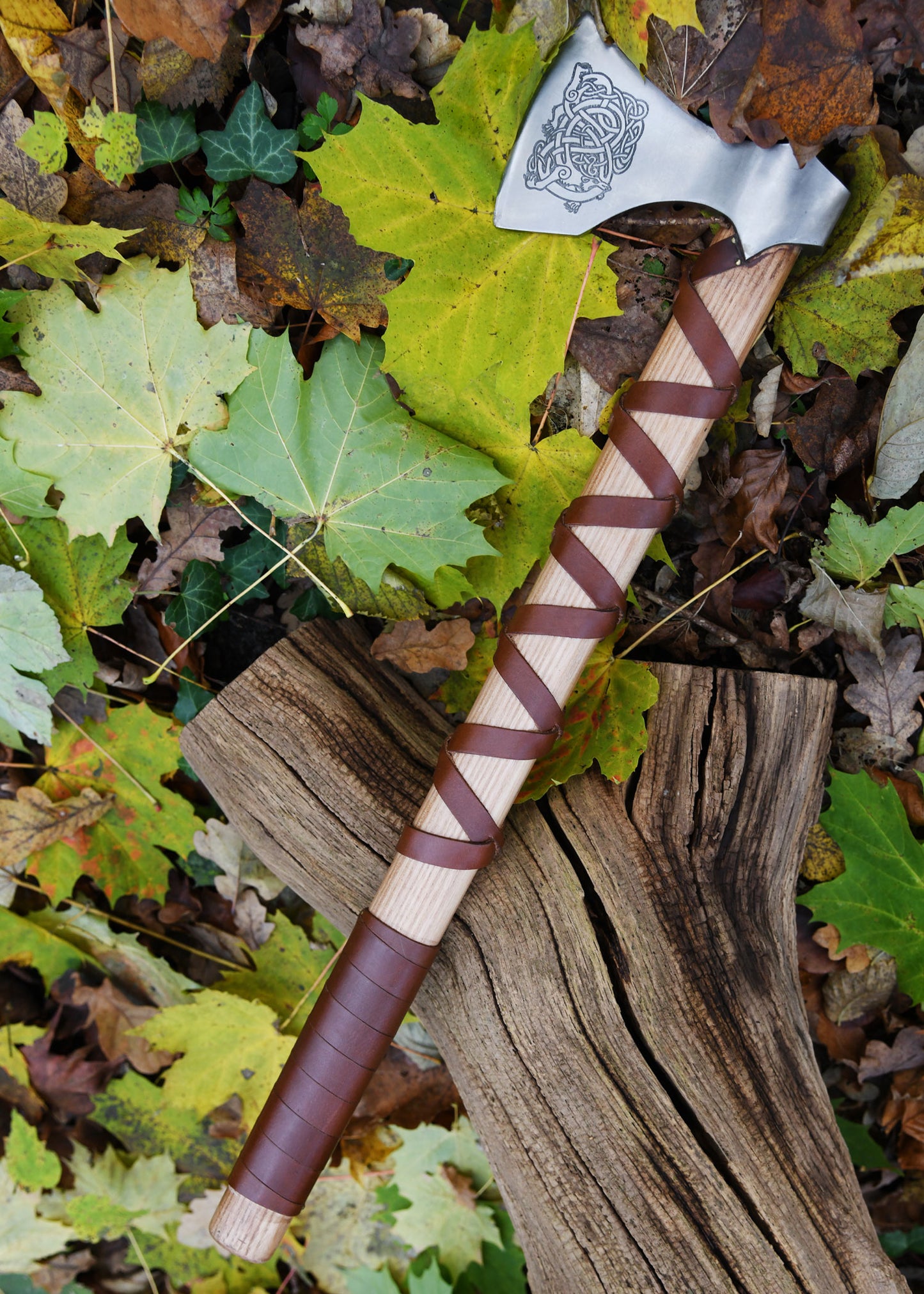 Wikinger Axt Typ E – Petersen Wikinger-Axt mit Gravur & Lederwicklung