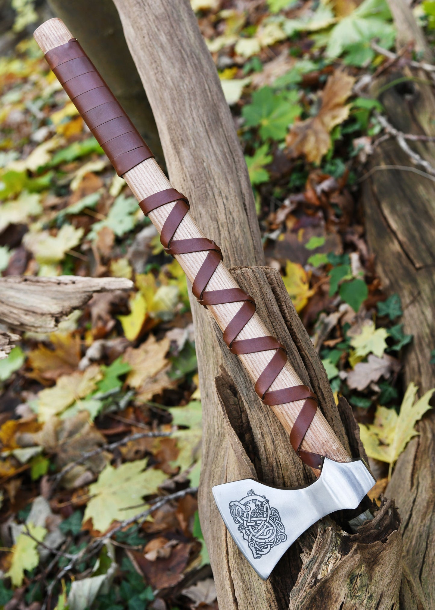 Wikinger Axt Typ E – Petersen Wikinger-Axt mit Gravur & Lederwicklung