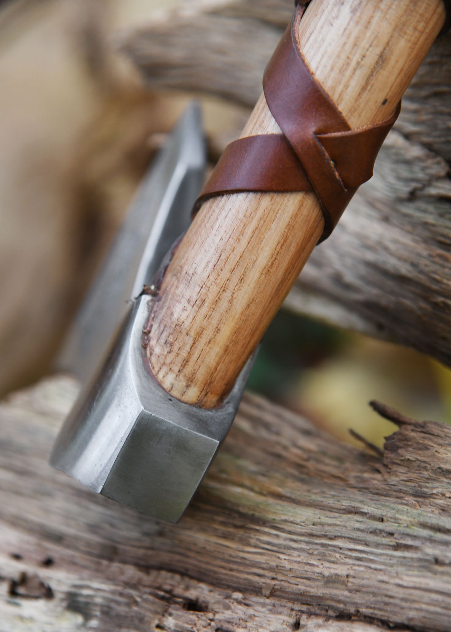 Wikinger Axt Typ E – Petersen Wikinger-Axt mit Gravur & Lederwicklung