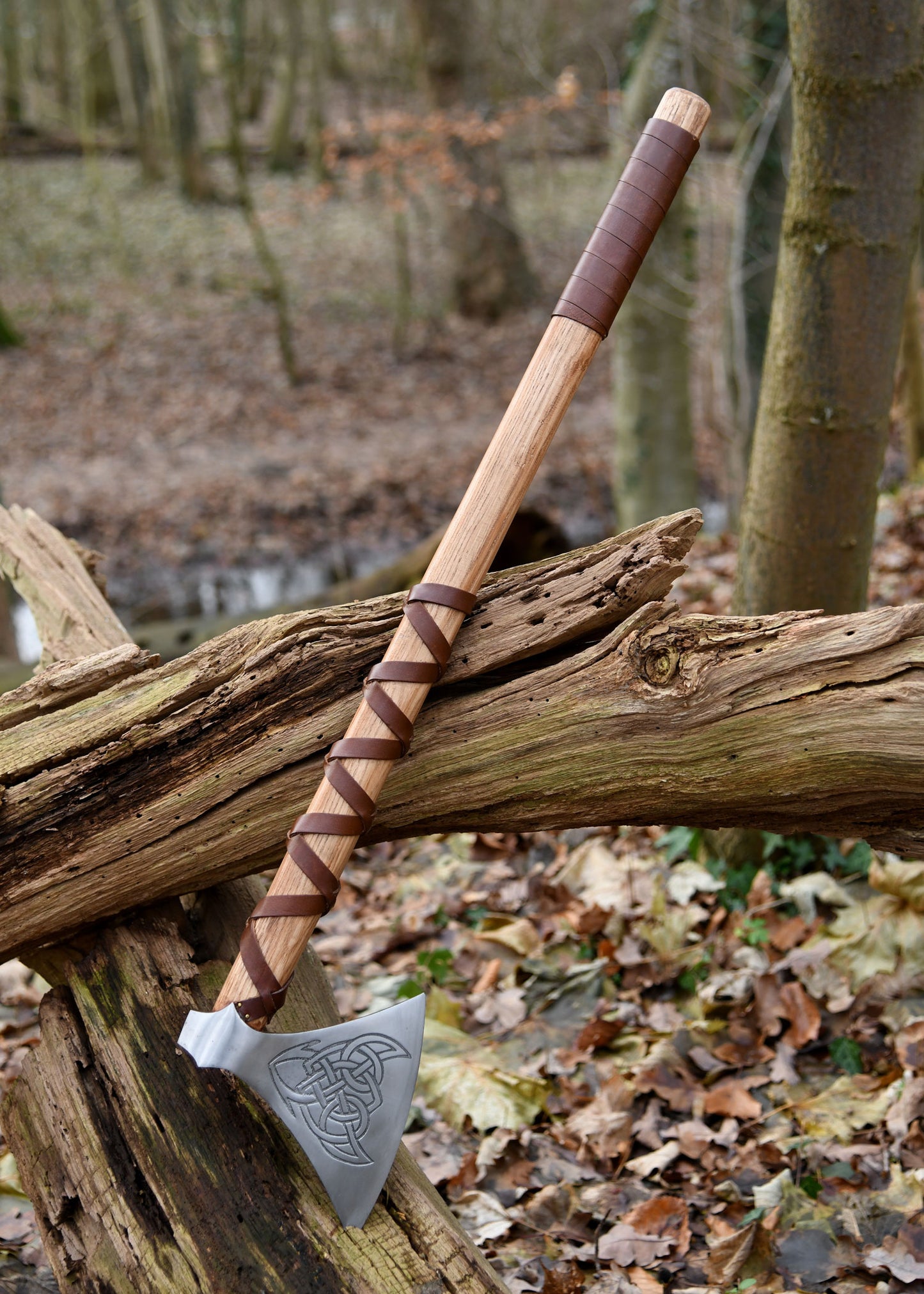 Wikinger Axt Typ M – Lange Petersen Wikinger-Axt mit Gravur & Lederwicklung
