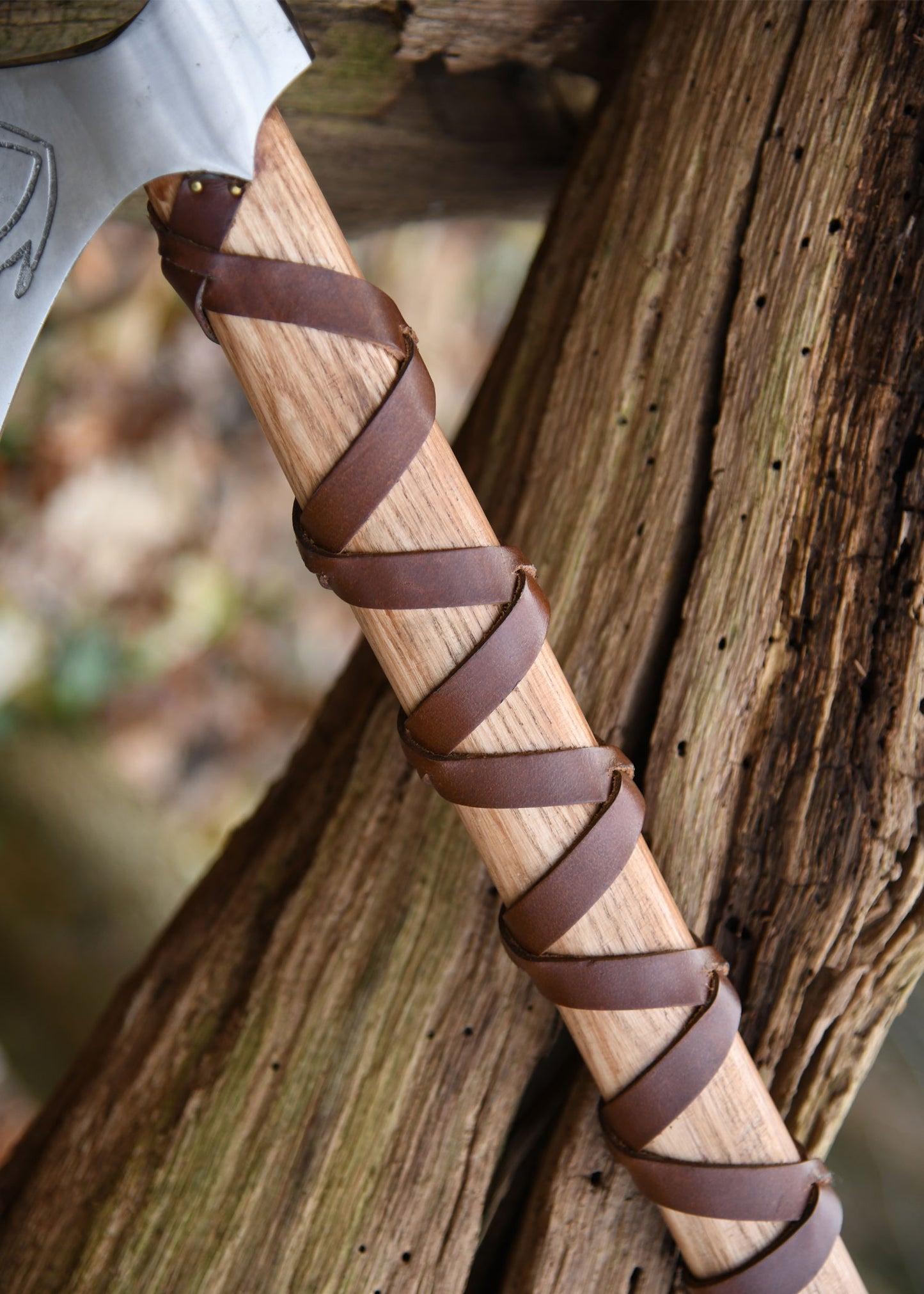 Wikinger Axt Typ M – Lange Petersen Wikinger-Axt mit Gravur & Lederwicklung