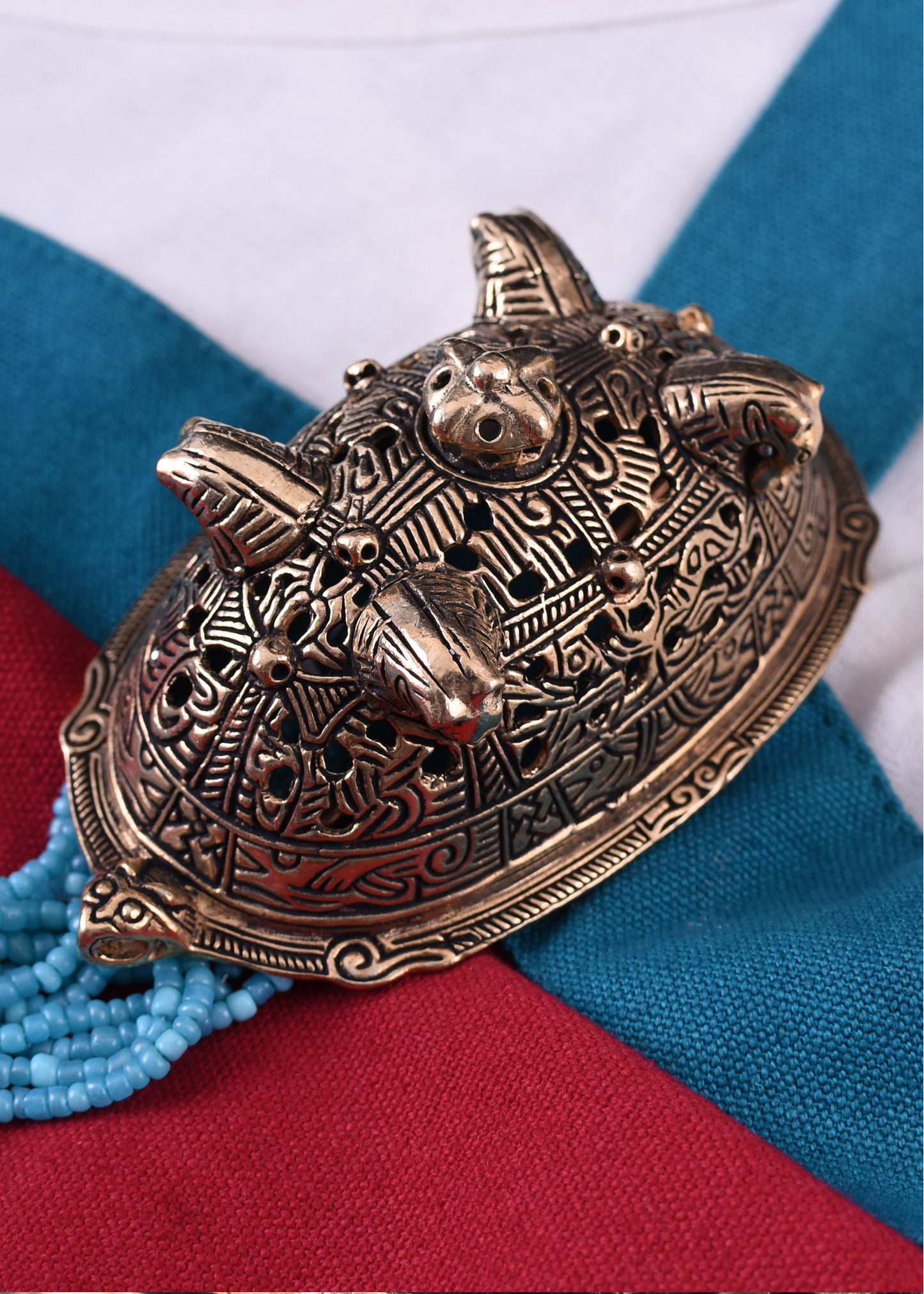Wikinger Buckelfibel Birka bronze – Schalenfibel mit Pferdeköpfen