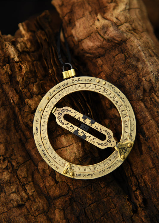 Tragbare Ringsonnenuhr aus Messing – Historischer Sonnenkompass & Taschen-Sonnenuhr