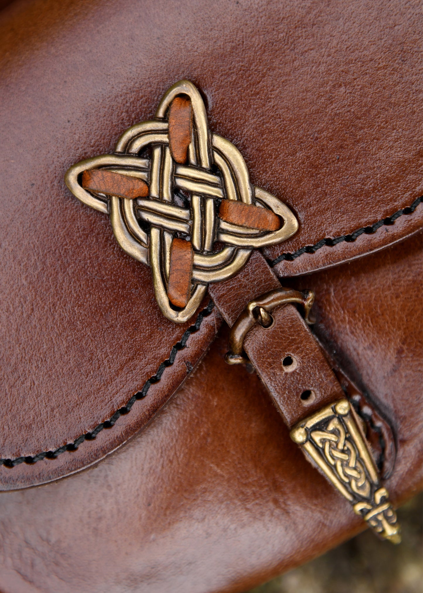 Mittelalter Gürteltasche aus Leder mit keltischem Knotenverschluss – Braun
