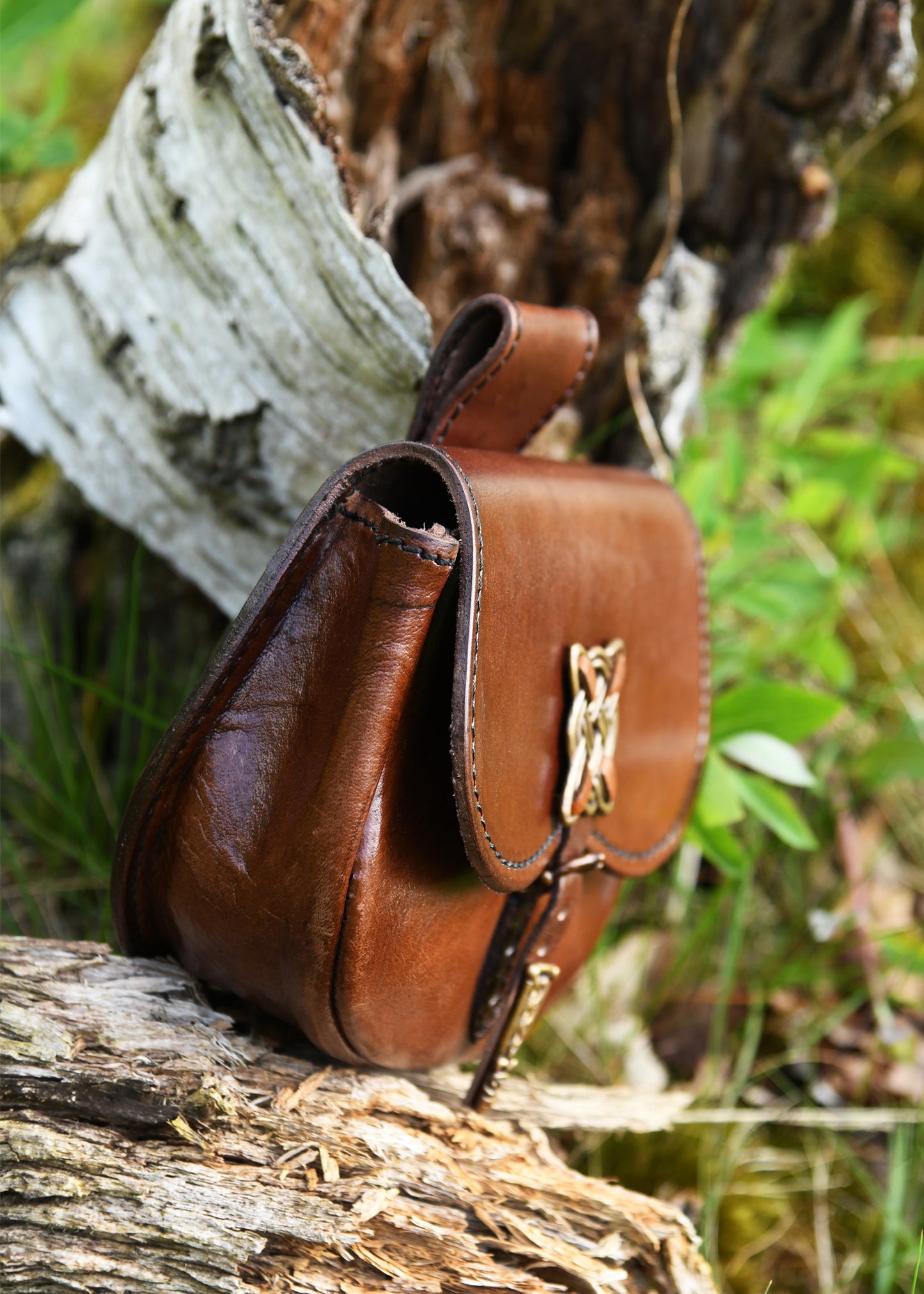 Mittelalter Gürteltasche aus Leder mit keltischem Knotenverschluss – Braun