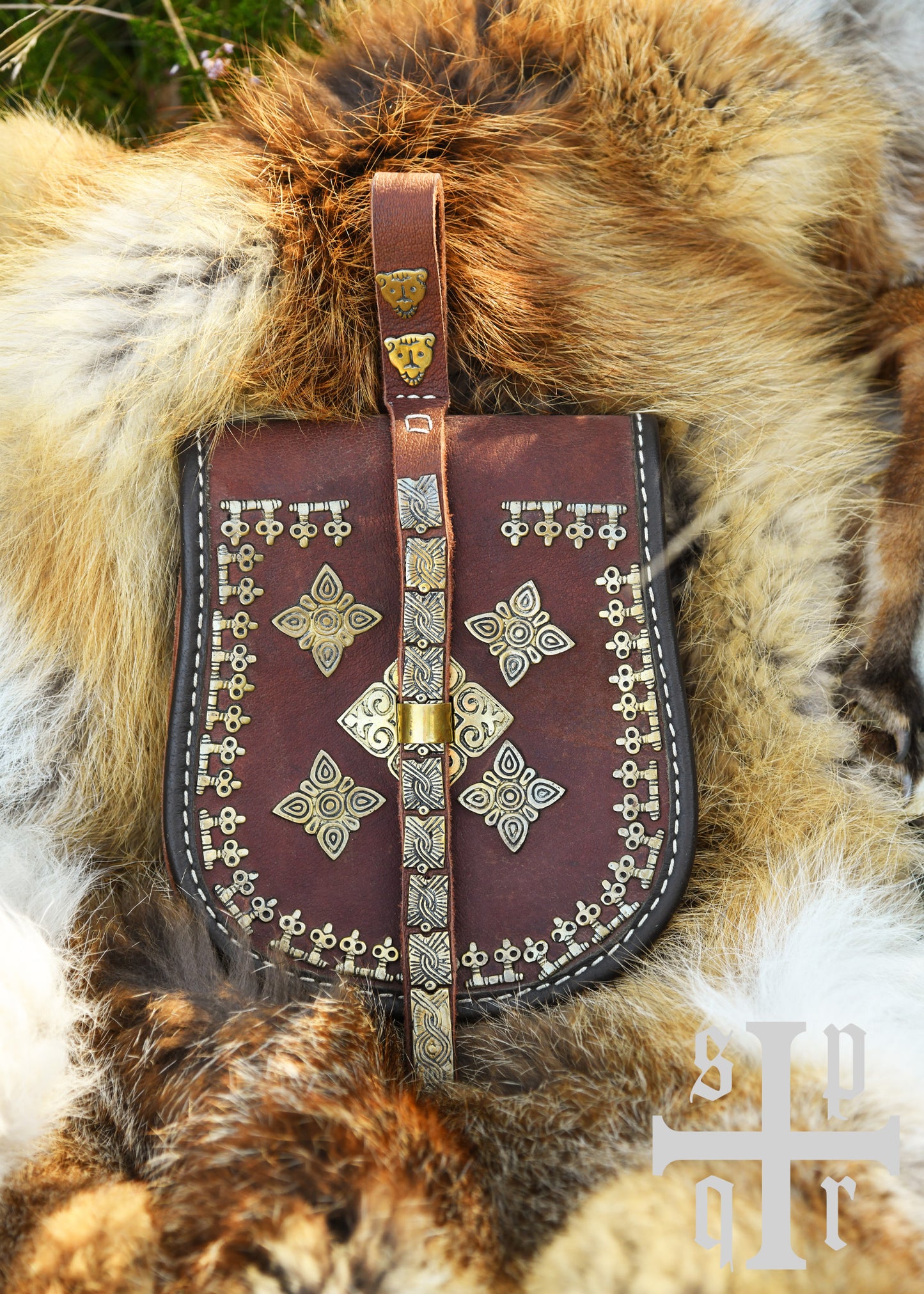 Birka Gürteltasche aus Leder mit Messingbeschlägen – Wikinger Tasche Braun
