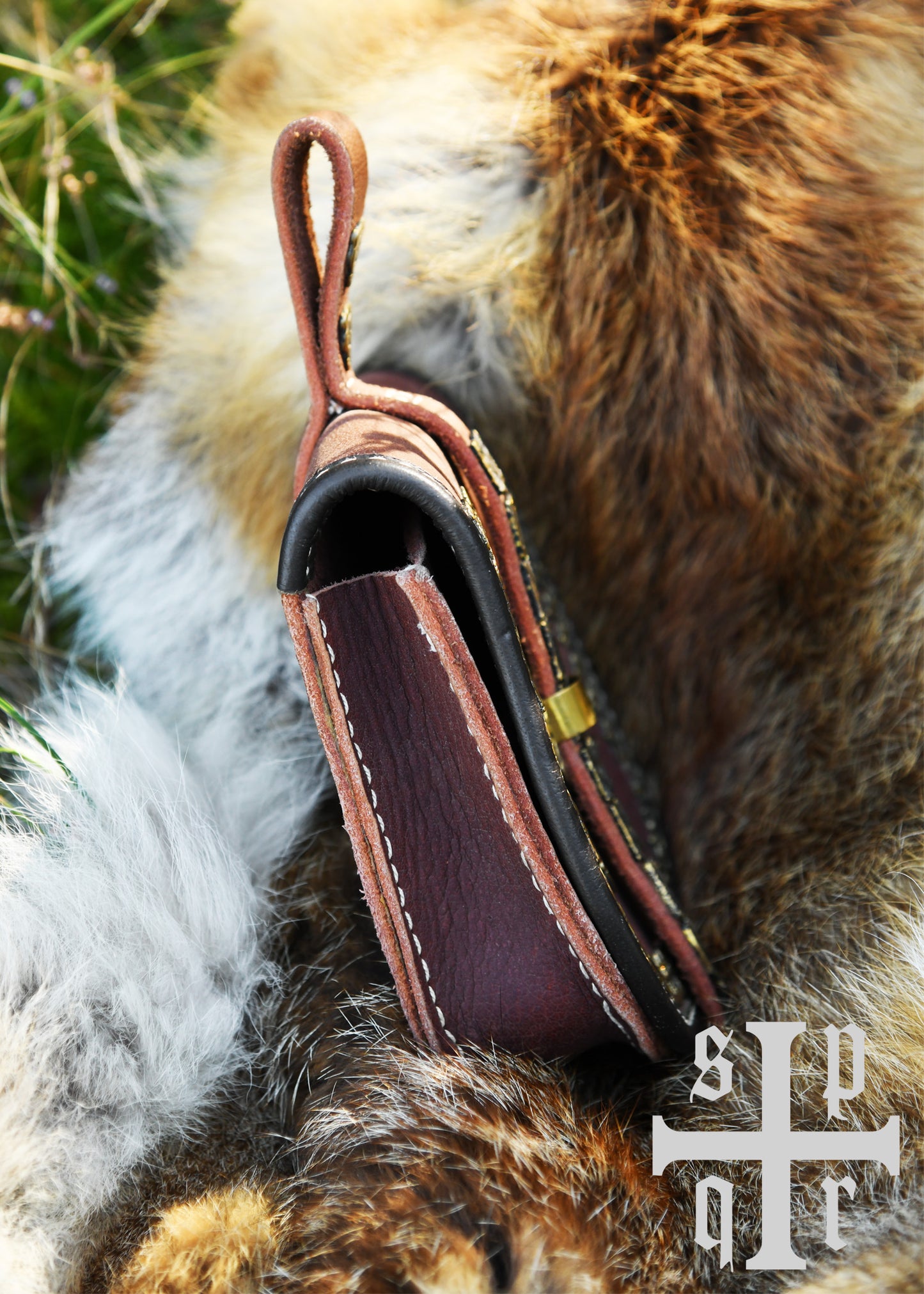 Birka Gürteltasche aus Leder mit Messingbeschlägen – Wikinger Tasche Braun