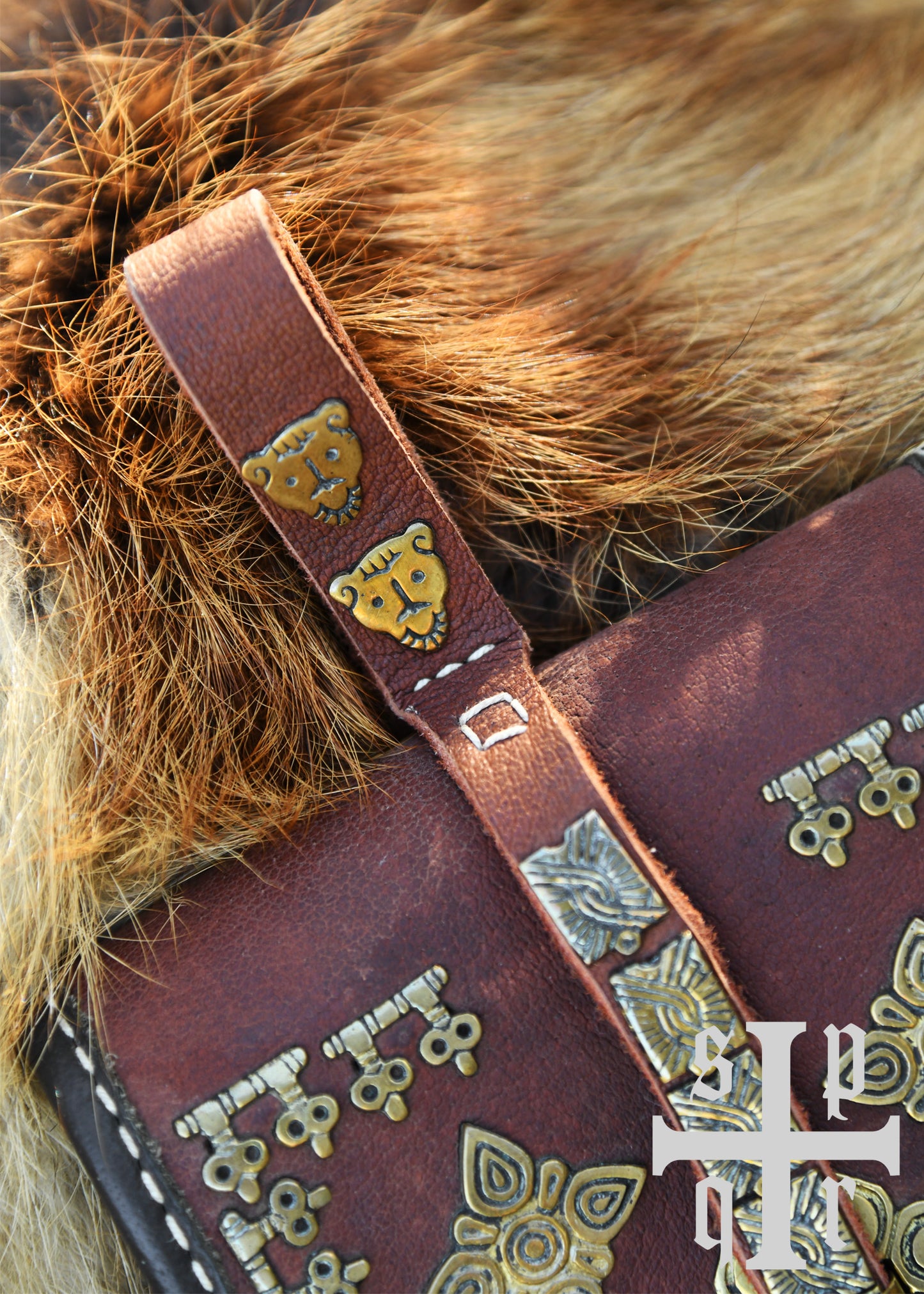 Birka Gürteltasche aus Leder mit Messingbeschlägen – Wikinger Tasche Braun