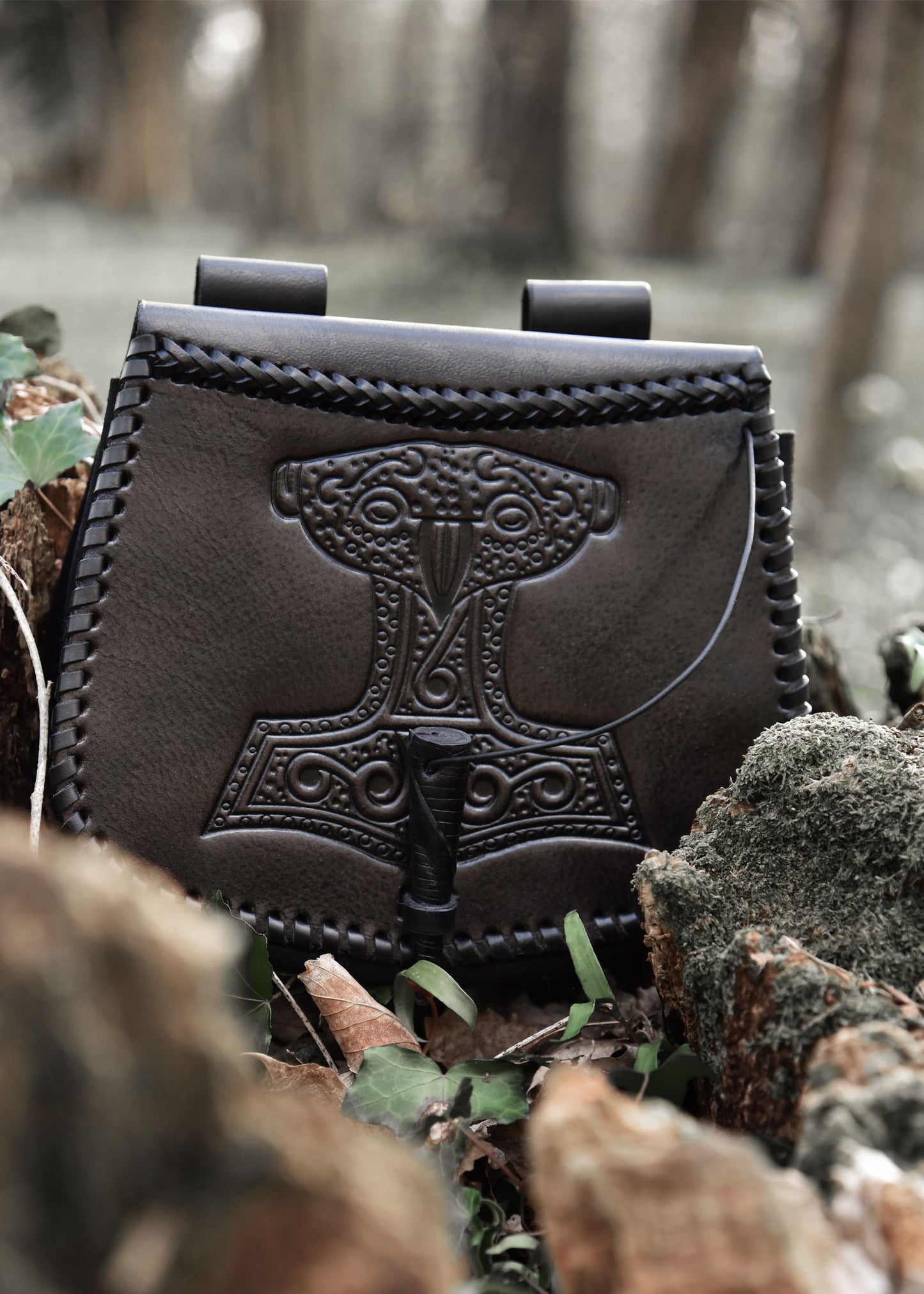 Gürteltasche mit Thorshammer-Prägung aus Leder – Wikinger Tasche Schwarz