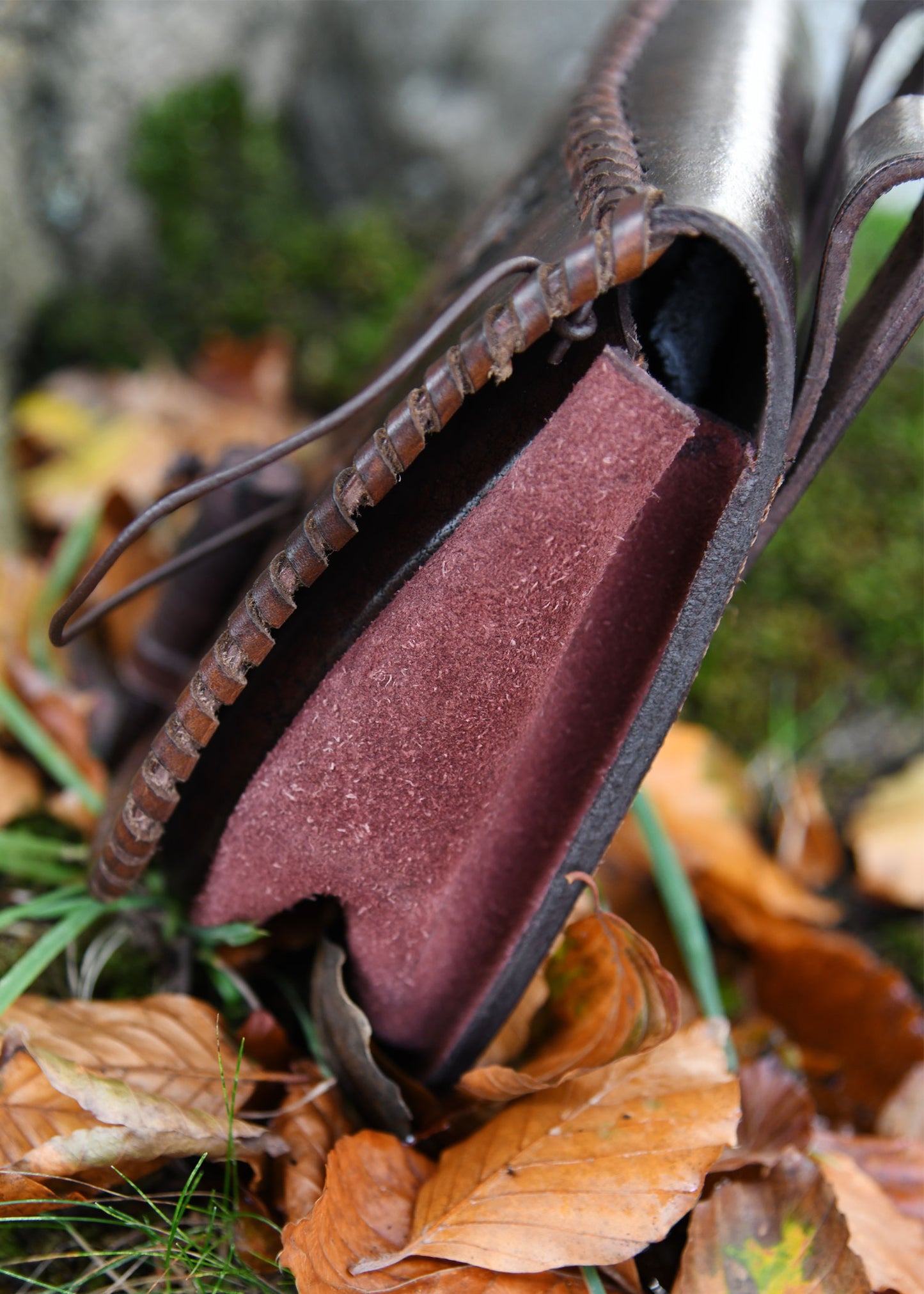 Gürteltasche aus Leder mit Drachen-Prägung – Wikinger Tasche Braun