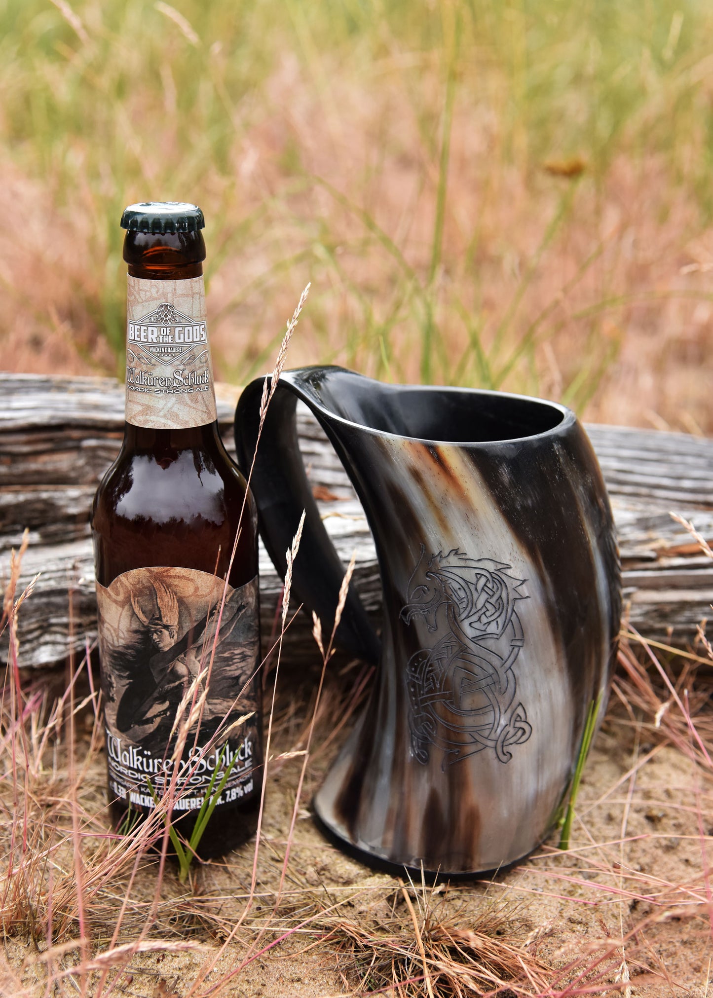 Wikinger Hornkrug Fenrir – Bierkrug aus echtem Horn – Metkrug mit Fenriswolf Gravur