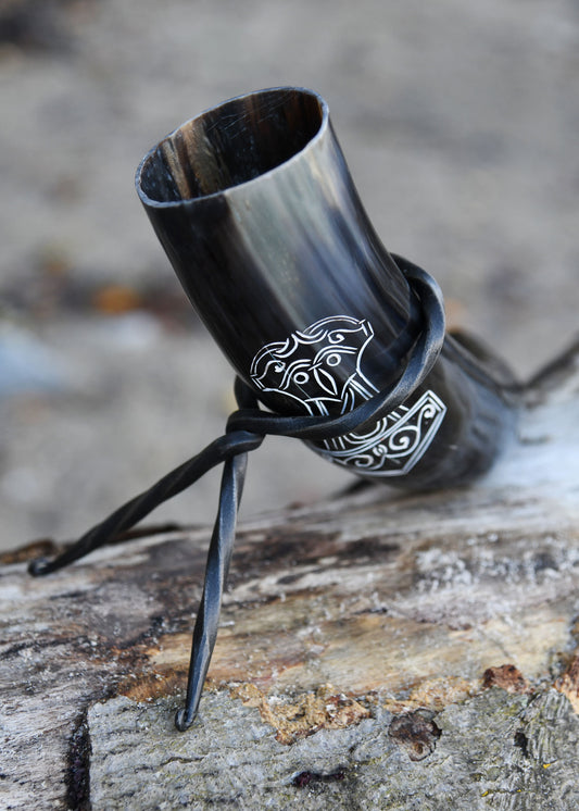 Wikinger Trinkhorn mit Ständer – Mjölnir Thorshammer Gravur – Met Horn aus echtem Rinderhorn – Mittelalter Trinkgefäß