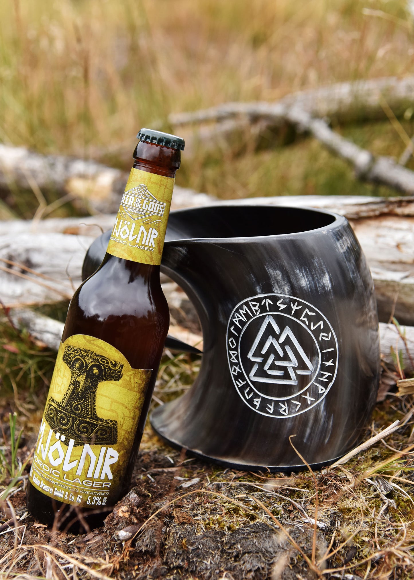 Wikinger Hornkrug Valknut – Bierkrug aus echtem Horn – Metkrug mit Runen Gravur