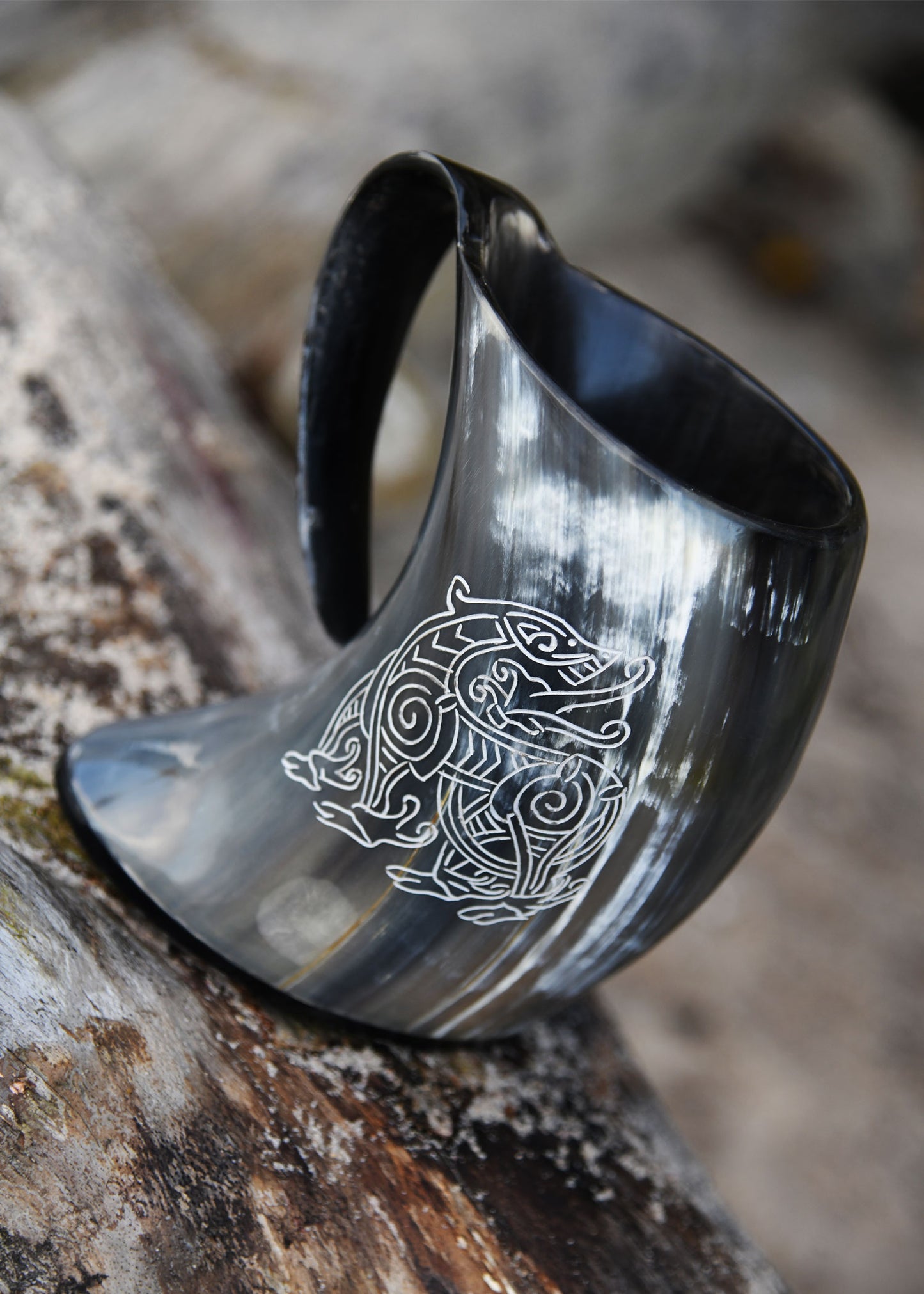 Wikinger Hornkrug Drache – Bierkrug aus echtem Horn – Metkrug mit Drachen Gravur