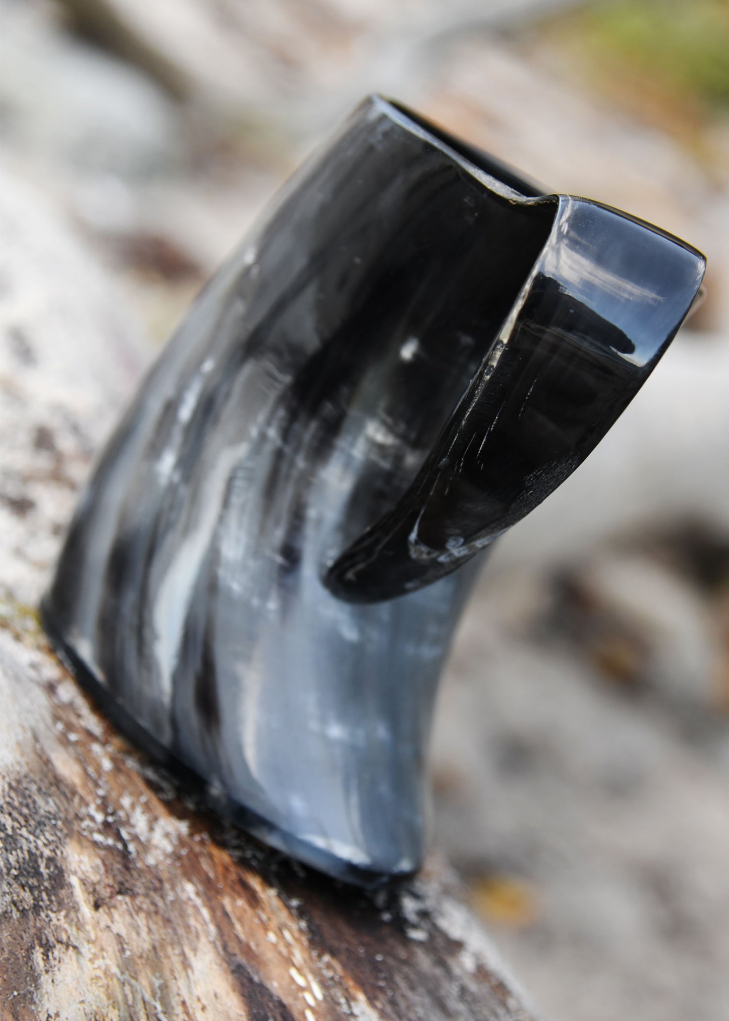 Wikinger Hornkrug Drache – Bierkrug aus echtem Horn – Metkrug mit Drachen Gravur