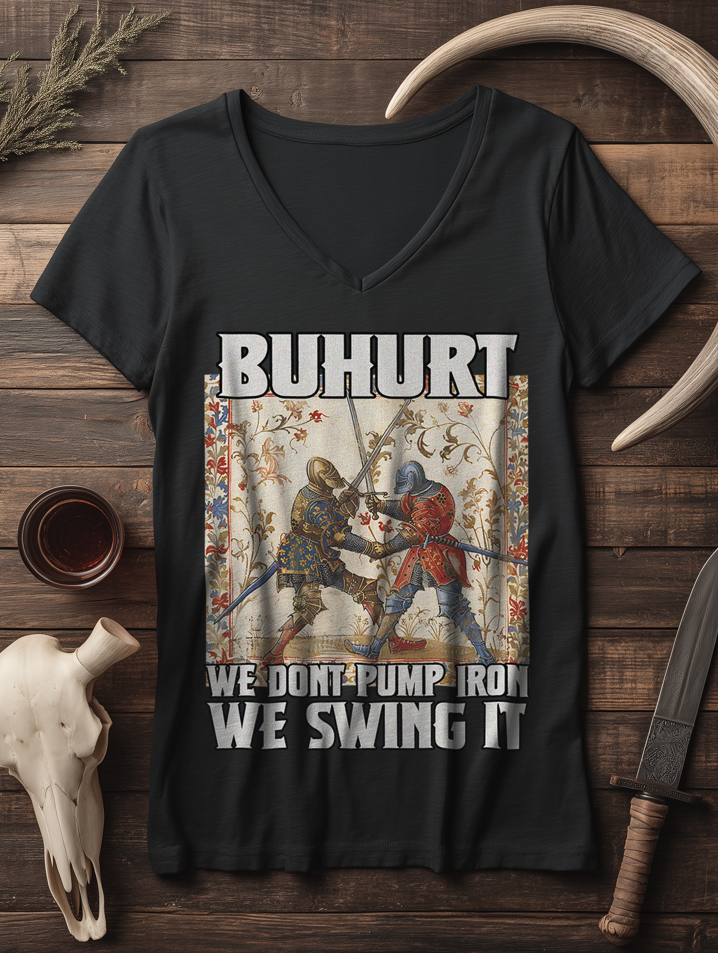 We don’t pump iron – we swing it | Damen Bio V-Neck T-Shirt