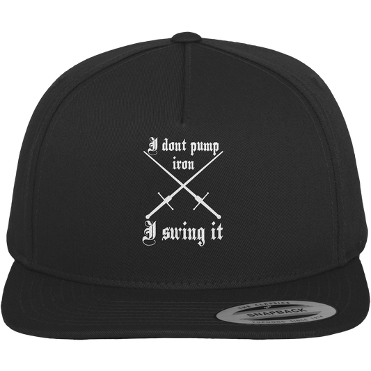 We Don’t Pump Iron | We Swing It | Langschwerter | Premium Snapback Cap