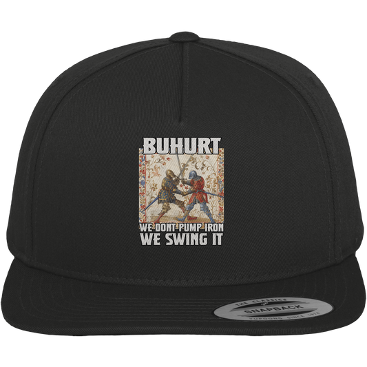 We Don’t Pump Iron – We Swing It | Stundenbuch Miniaturstil | Premium Snapback Cap