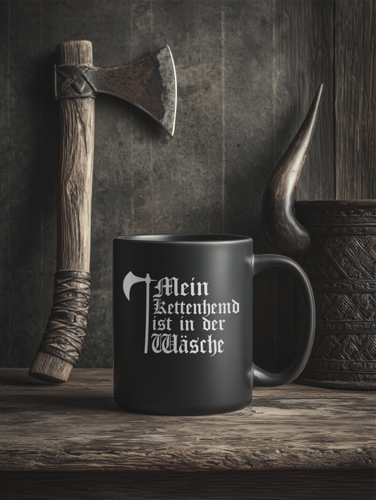 Buhurt Keramik Tasse Schwarz- Kettenhemd ist in der Wäsche